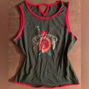 Size Medium Women's Turtle Print Green Tank Top with Red Trim!🐢
